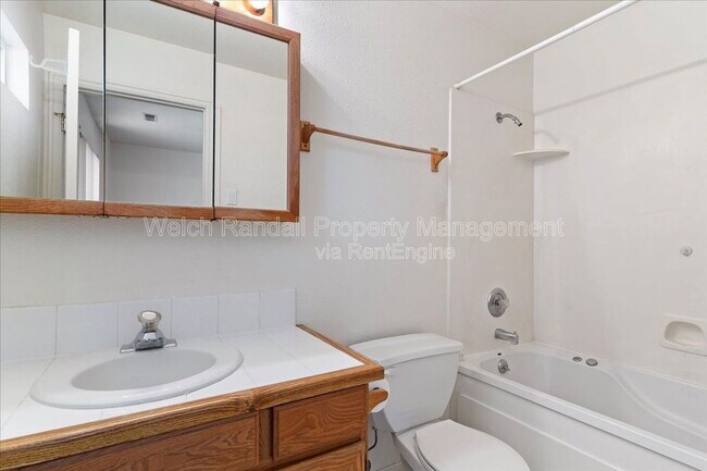 Building Photo - 928 E 1275 N