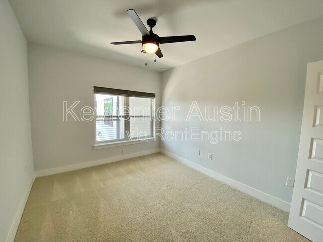Building Photo - 3101 Govalle Ave