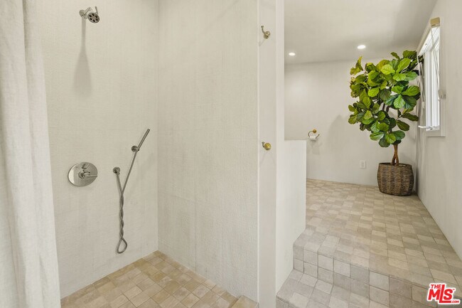 Building Photo - 26723 Latigo Shore Dr