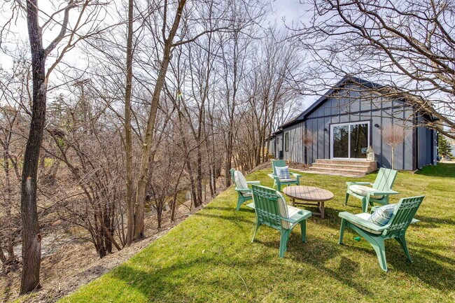 Building Photo - 19 Marina Dr