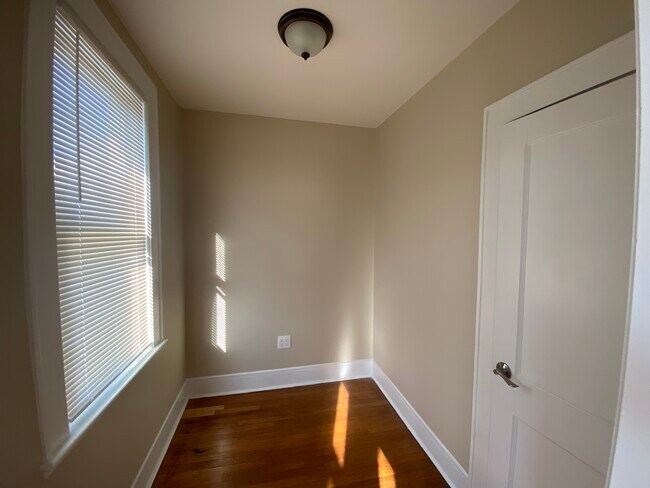 Building Photo - 1445 Concord Pl