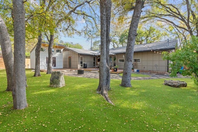 Building Photo - 12904 Trailwood Rd