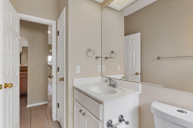 Building Photo - 6017 Ojo De Agua Dr