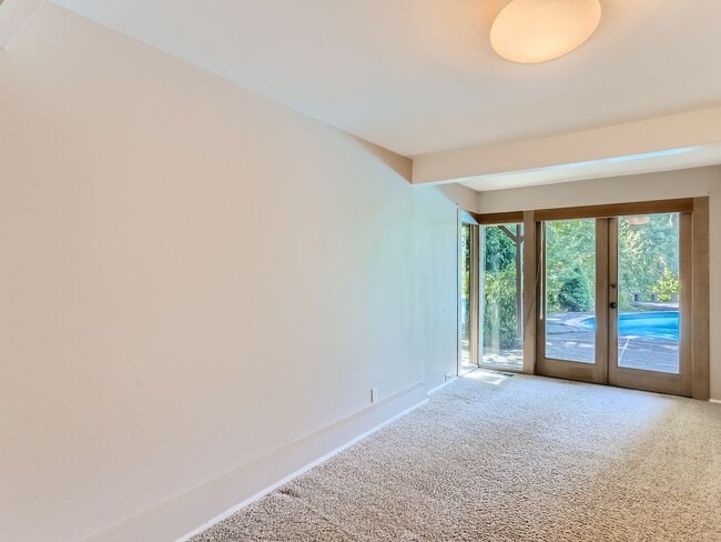 Building Photo - 4bd/3ba Kirkland House