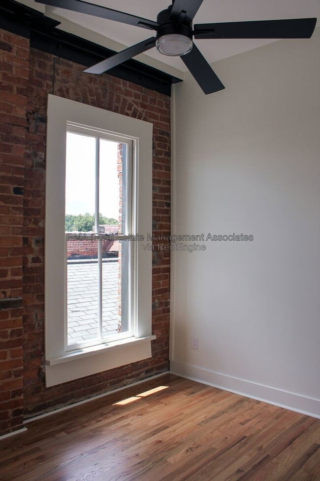 Building Photo - 6 Zebulon Street