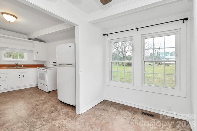 Building Photo - 170 Shuping Mill Rd