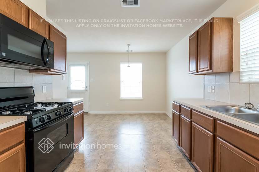 Building Photo - 5943 Brenwood Trails Ln