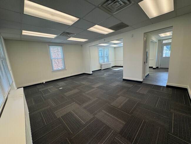 Building Photo - 1728 S 6th St