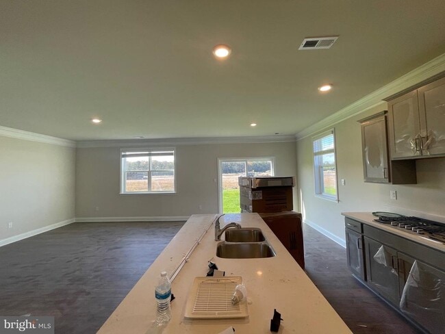 Building Photo - 33016 Blue Iris Rd