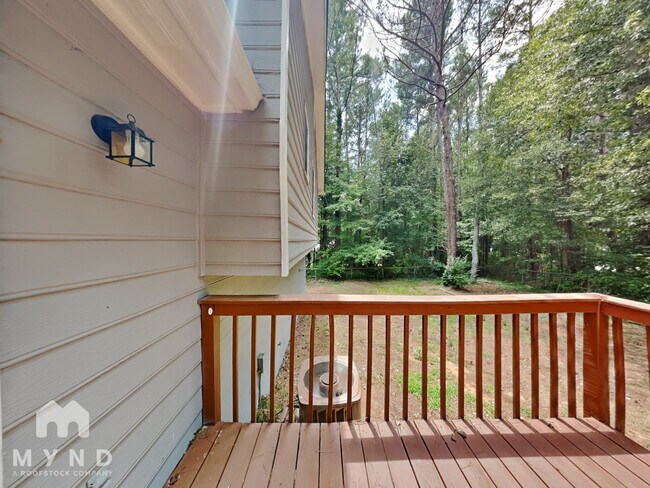 Building Photo - 258 Cove Rd