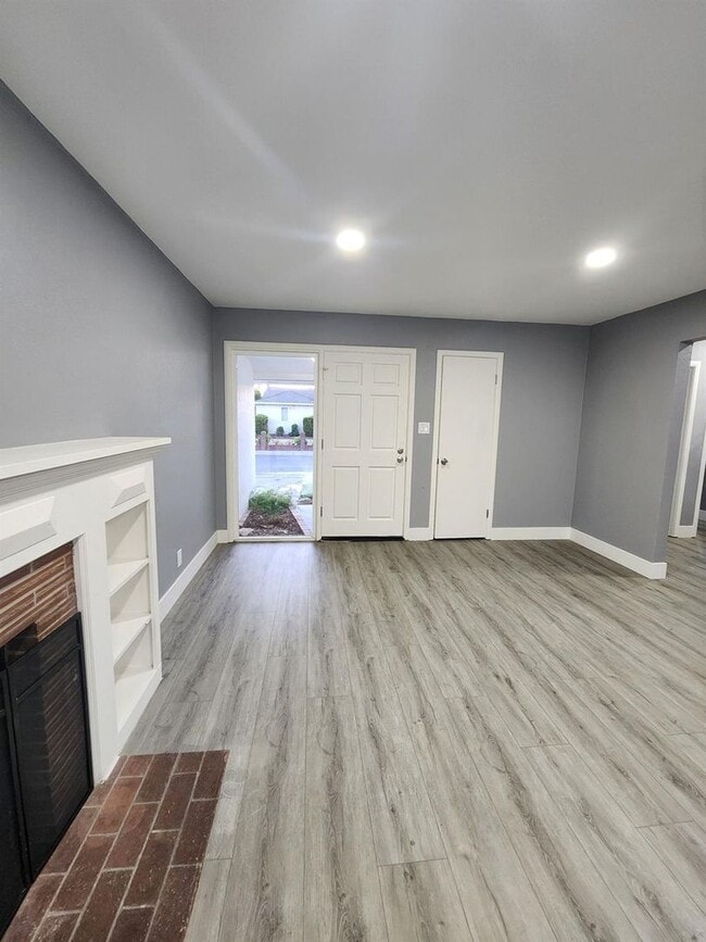 Building Photo - Charming 3-Bedroom Home for Rent in a Quie...