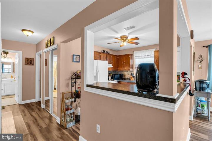 Building Photo - 27 Florence Tollgate Pl