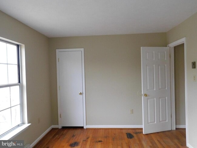 Building Photo - 104 Waterford Ln