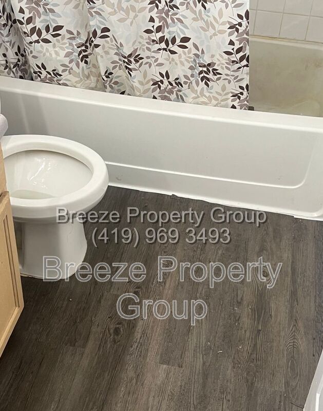 Building Photo - 518 Hope St