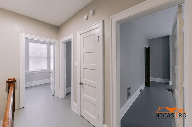 Building Photo - 2070 Indianola Ave