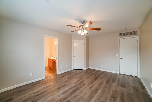 Building Photo - 12737 W Calavar Rd