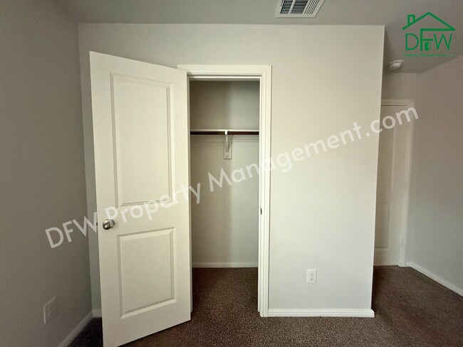 Building Photo - Beautiful 4 Bedroom 2 Bathroom Home for Lease in Crowley