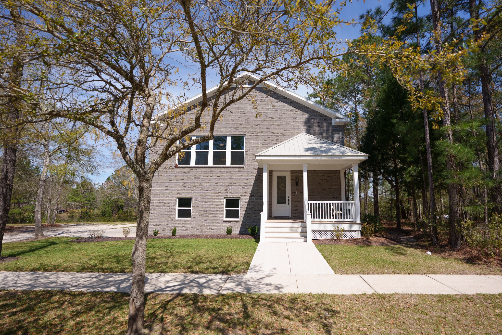 Building Photo - 60 Madison Dr