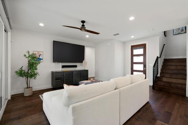 Building Photo - 8014 Tisdale Dr