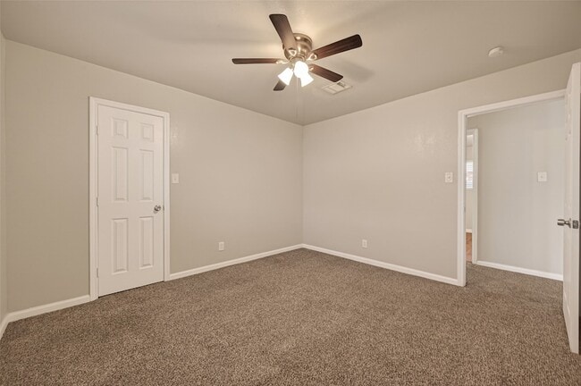 Building Photo - 10 Ferguson St