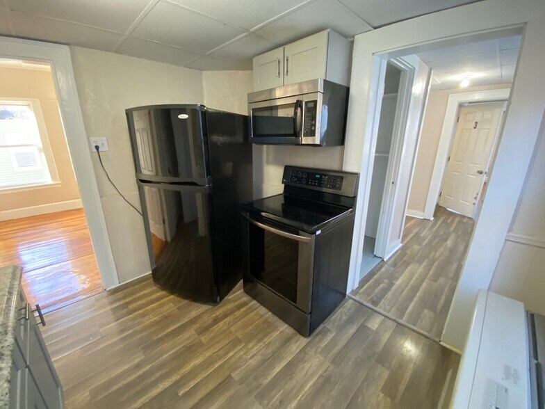 Building Photo - 182 Grant St