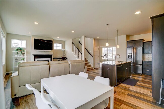 Building Photo - 601 Tawny Elm Pkwy