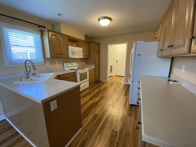 Building Photo - 7424 Crawfordshire Ln