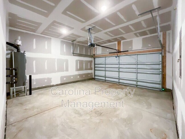 Building Photo - 8229 Houser St