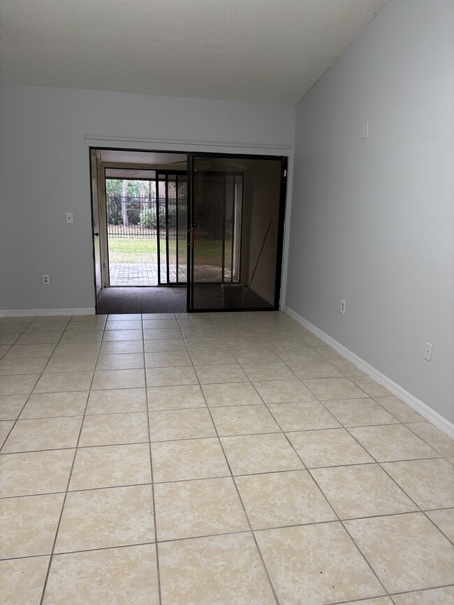 Building Photo - 471 Prestwick Pl