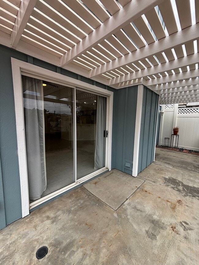 Building Photo - 2 Bedroom 2 Bathroom Condo Living in Great Community Located At West Village Of Singing Hills HOA.