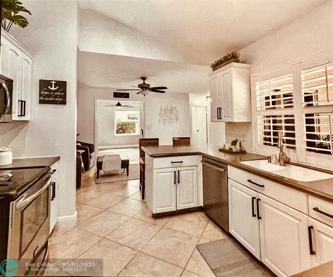Building Photo - 13813 Geranium Pl
