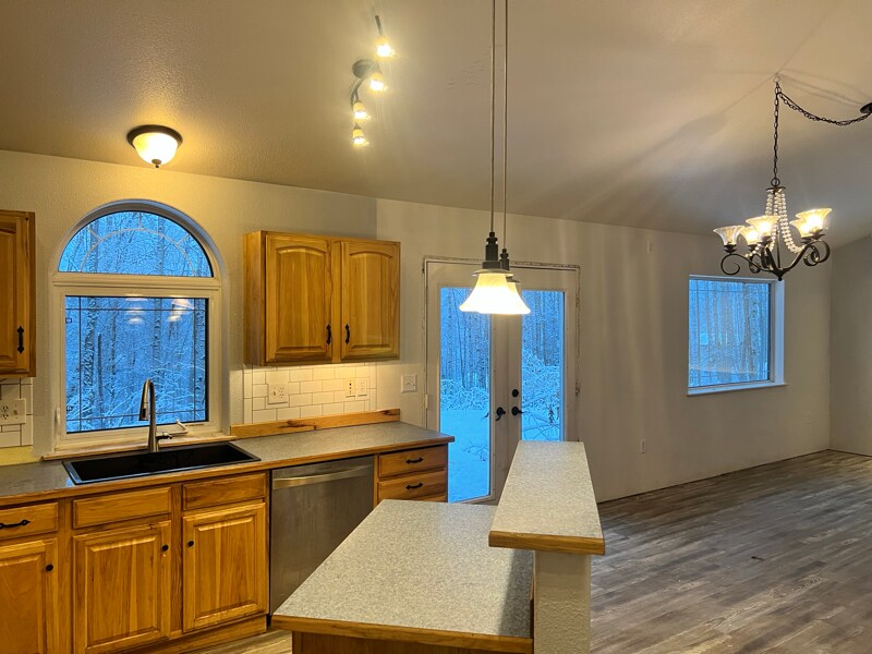 Building Photo - 264 Hawk Rd