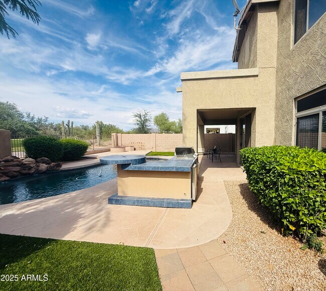 Building Photo - 4836 E Eden Dr