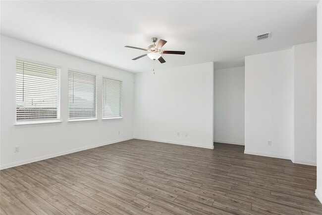 Building Photo - 2157 Clarion Dr