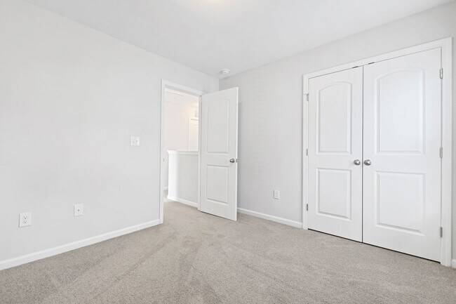 Building Photo - Like New 3 Bedroom Home Walk to DT Clayton!