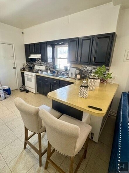 Building Photo - Amackassin Terrace, Yonkers