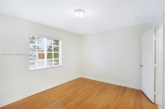 Building Photo - 13950 SW 155th Ct
