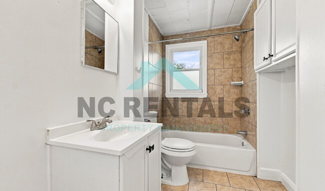 Building Photo - 3512 Clymer St