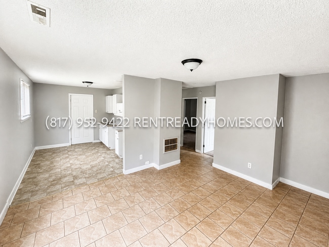 Building Photo - 501 Henson St