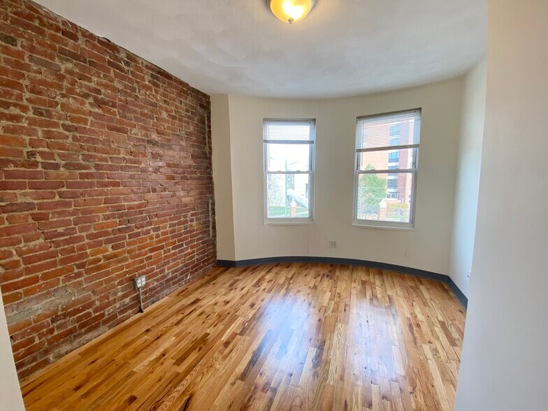 Building Photo - 838 Huntington Ave