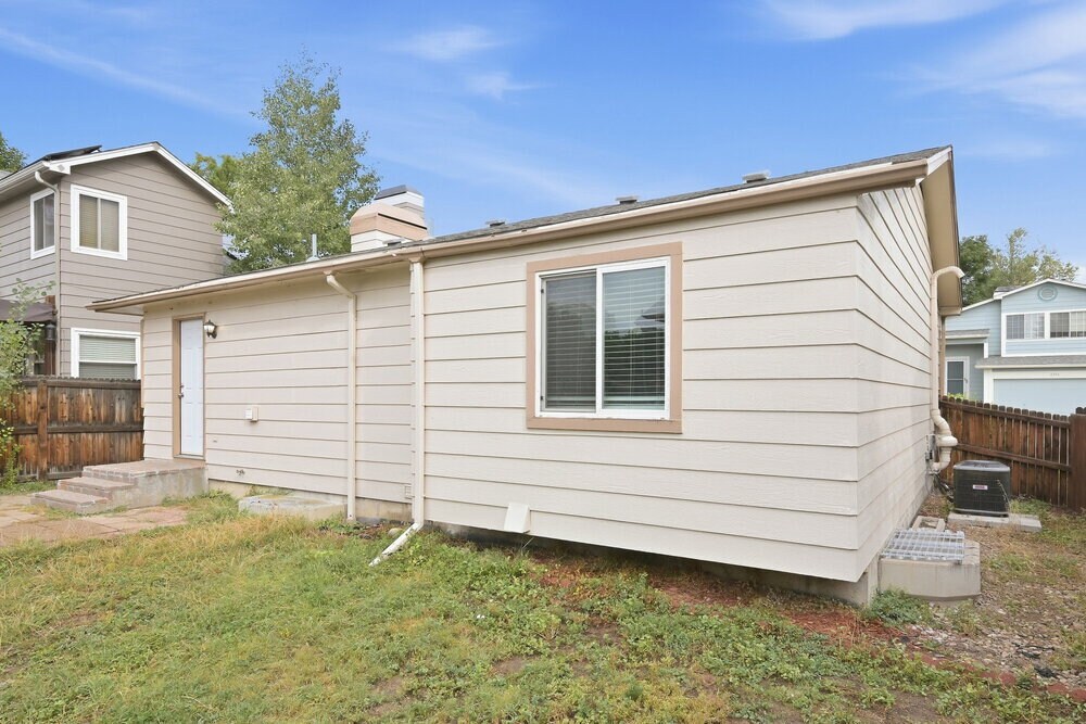 Building Photo - 8480 S Upham Way