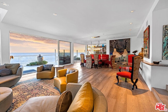 Building Photo - 26940 Malibu Cove Colony Dr