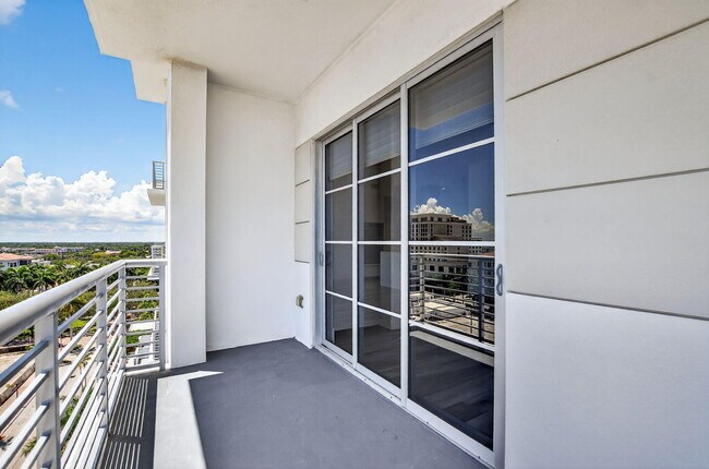 Building Photo - 155 E Boca Raton Rd