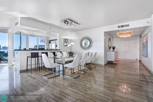 Building Photo - 101 S Fort Lauderdale Beach Blvd