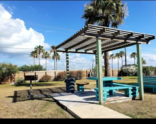 Building Photo - 3938 Surfside Blvd