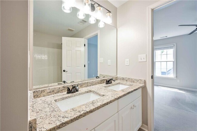 Building Photo - 1245 S Bethany Creek Dr