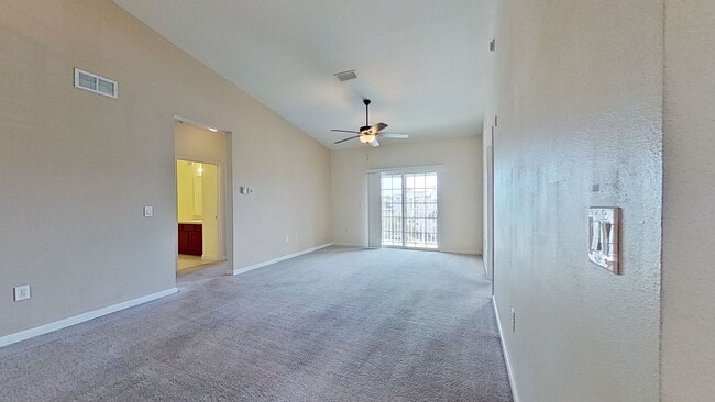 Building Photo - FIRST MONTH FREE OF RENT IF MOVE IN BY JUN...