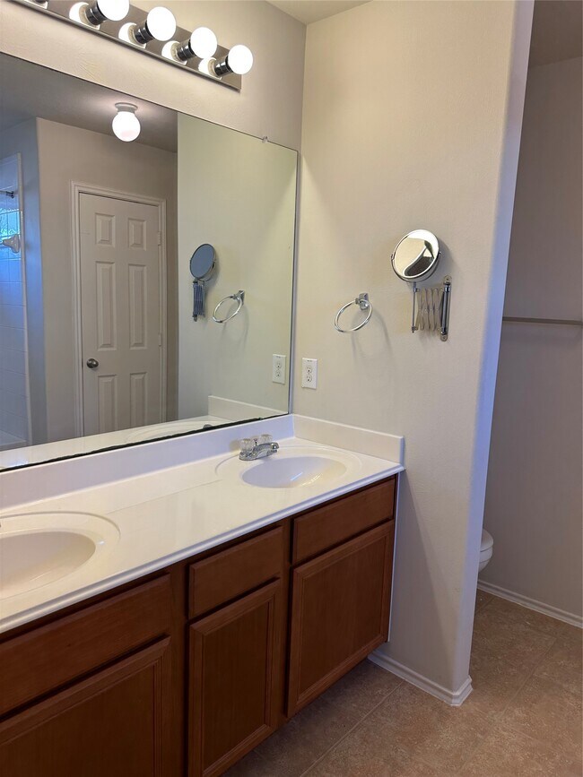 Building Photo - 22206 Oceanic Dr