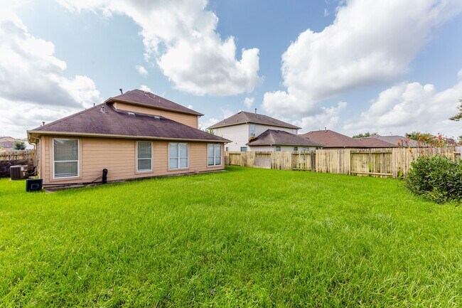 Building Photo - 7615 Greenwood Point Dr