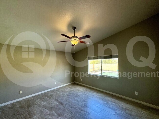 Building Photo - 2084 W Cholla Estate Dr